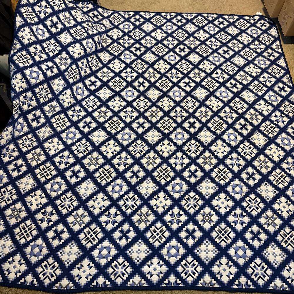 Blue White Geometric Medallion Reversible Quilt Set 2 Shams Full Queen 84x86